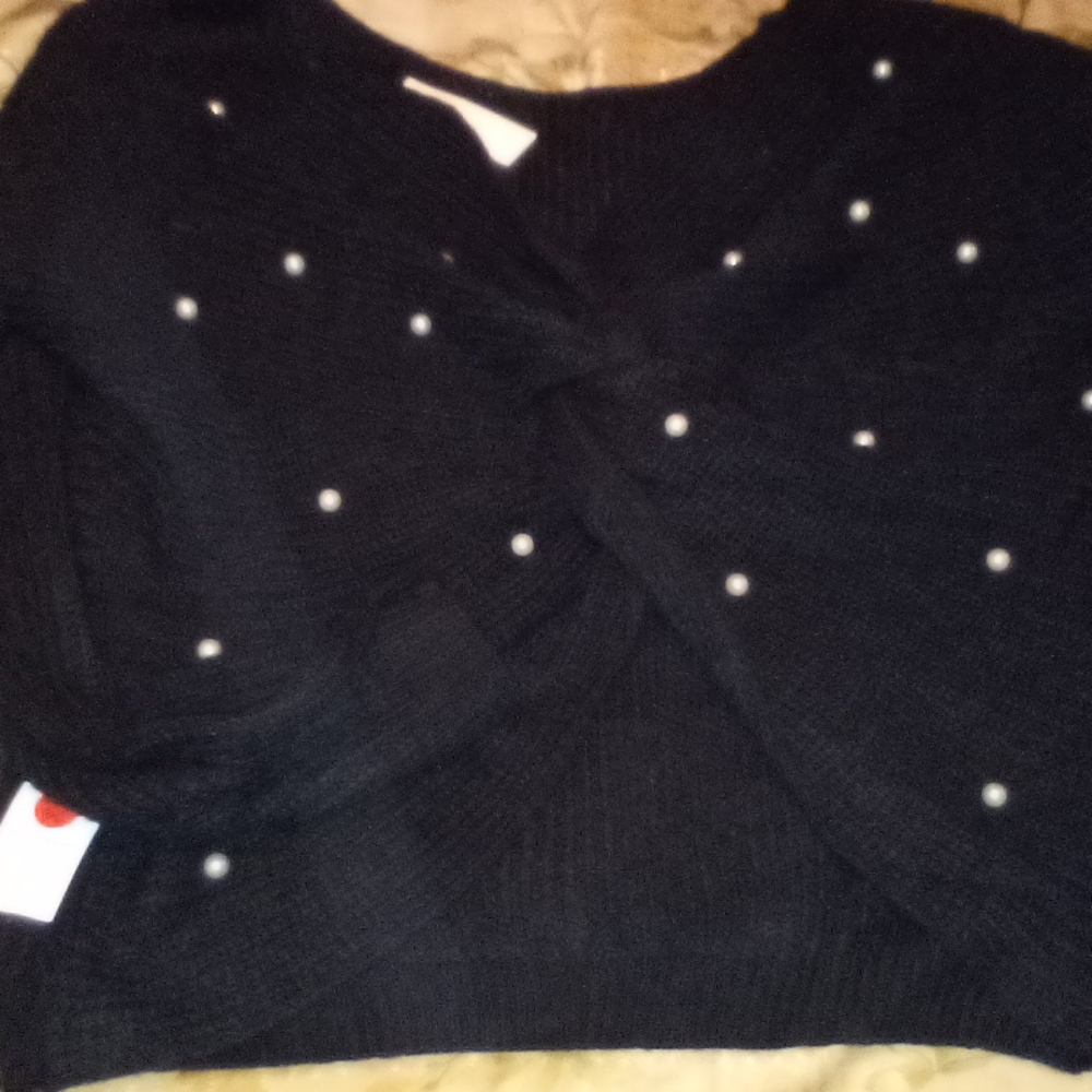 Black twister knot off shoulder sweater size L (new)